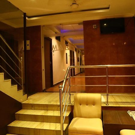 Deluxe Hotel Chennai Exterior foto