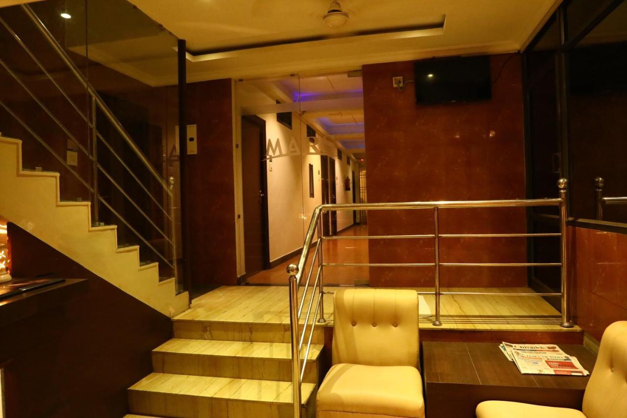 Deluxe Hotel Chennai Exterior foto