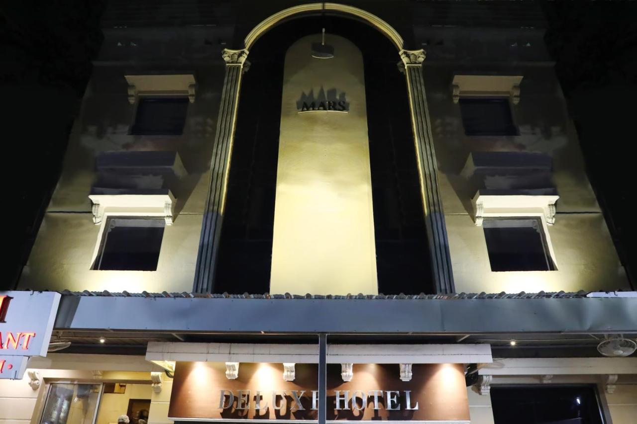 Deluxe Hotel Chennai Exterior foto